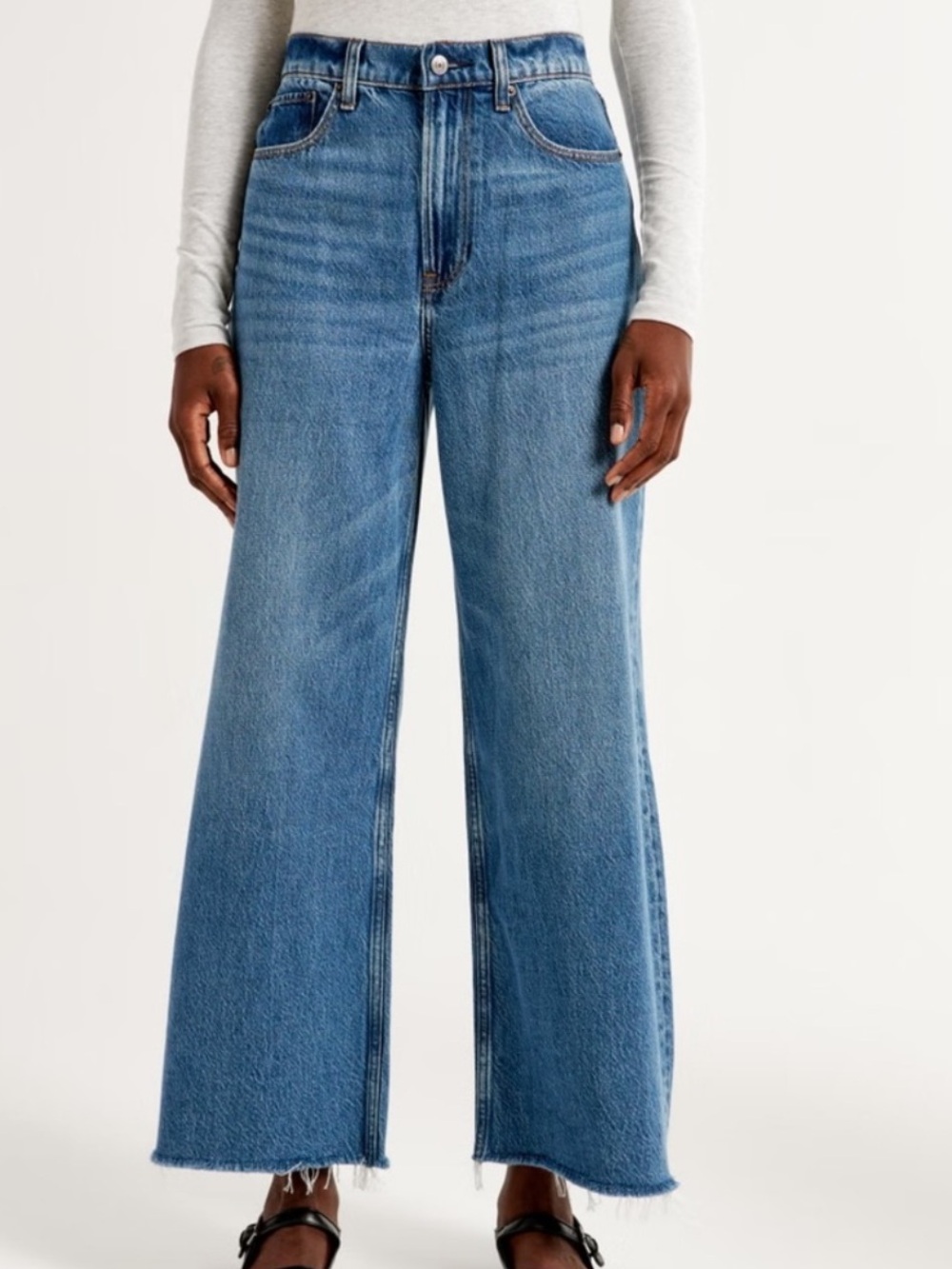 Abercrombie and Fitch The Crop Wide Leg High Rise Jeans Womenโs 27